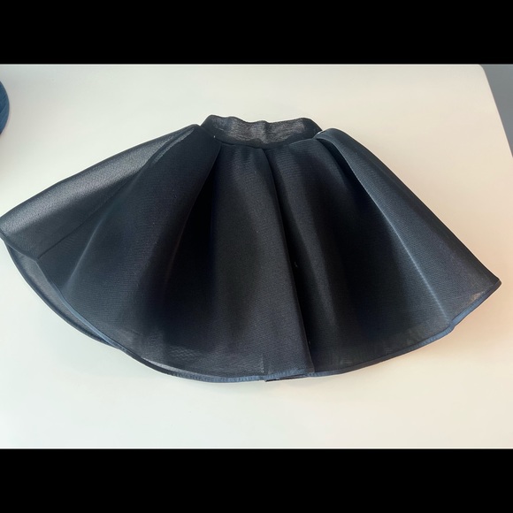 Only worn once and in MINT condition gorgeous skirt and blouse!!! - Picture 6 of 11